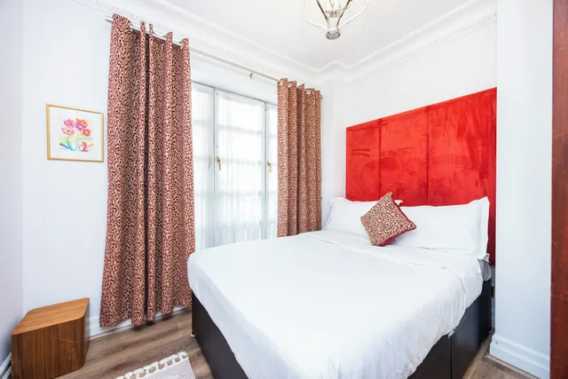 3 Bedrooms, Apartment, King and Twin Beds, 1.5 Bathrooms، Carlton Court 10/10