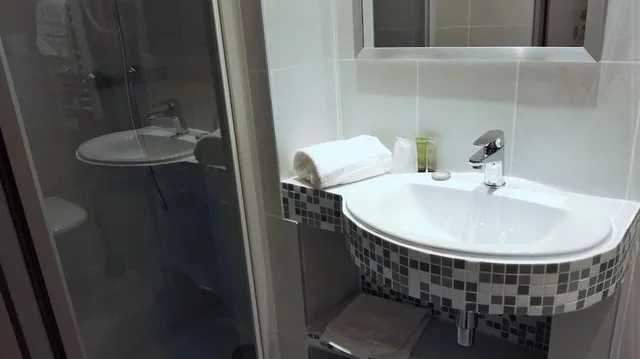 Comfort, Single, Double Bed, HOTEL DE LA COURONNE 2/2