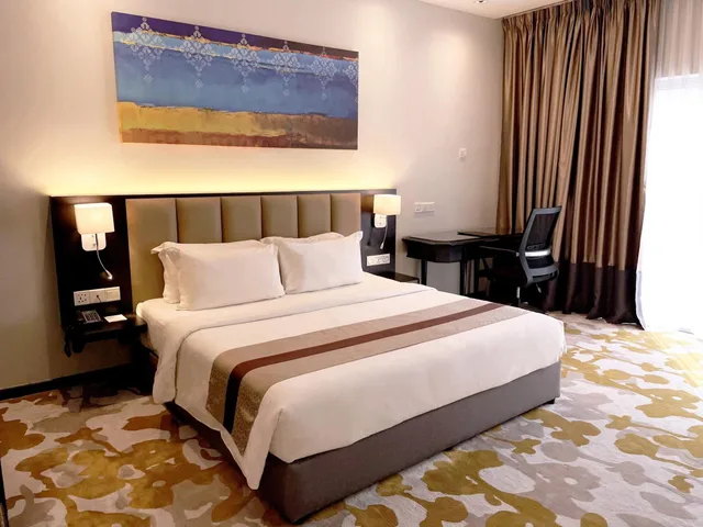 Super, Deluxe, Double or Twin Bed، Grand Darul Makmur Hotel Kuantan 3/9