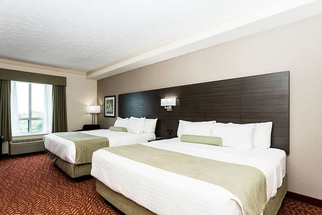 Suite, 2 King Beds, Bay View, Large، Best Western Inn On The Bay 2/3
