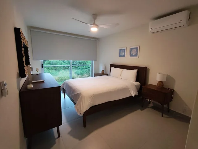 4 Bedrooms, Condo, Deluxe, King Bed, 1 Queen and 2 Double Beds, Partial Ocean View, Garden Area، Villa Marina Lodge and Condos 4/5
