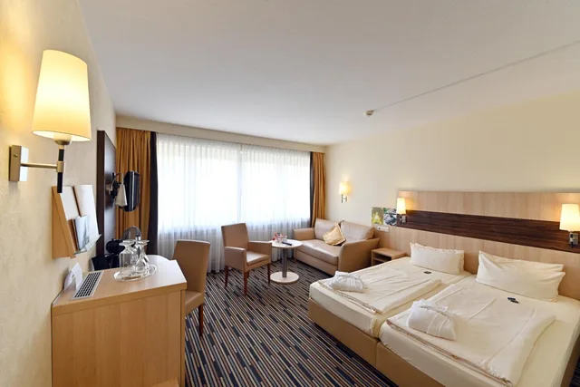 غرفة كبيرة بسرير كينج، Kurpark-Hotel Bad Durkheim 5/5
