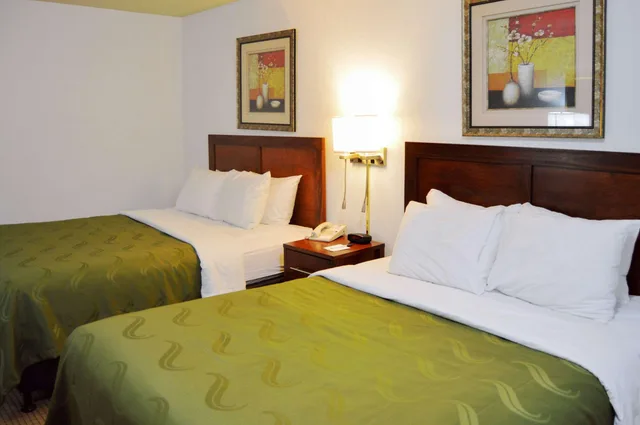 غرفة بسريرين كوين، Quality Inn Yosemite Valley Gateway 1/1