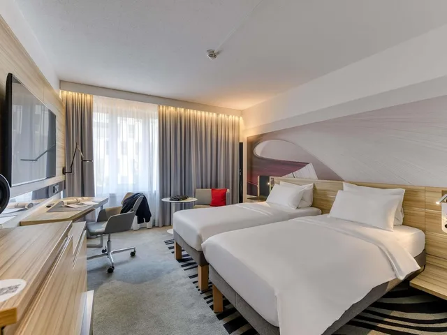 غرفة قياسية بسريرين منفصلين، Novotel Koeln City 1/6