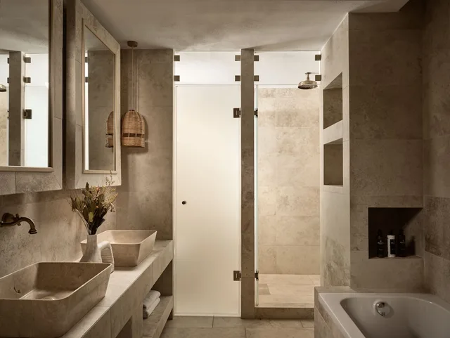 جناح سيغنتشر بسرير كينج بإطلالة على البحر مع أريكة بمسبح خاص، Lesante Cape Resort & Villas 2/2