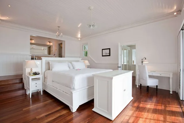 1 Bedroom, Beach, Residence, King Bed, Sugar Beach A Viceroy Resort 2/3