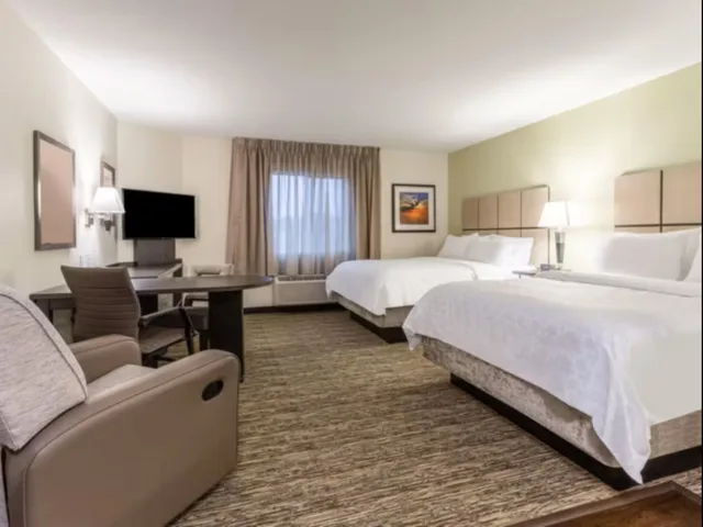 استوديو بسريرين كوين، Candlewood Suites Davenport 2/4