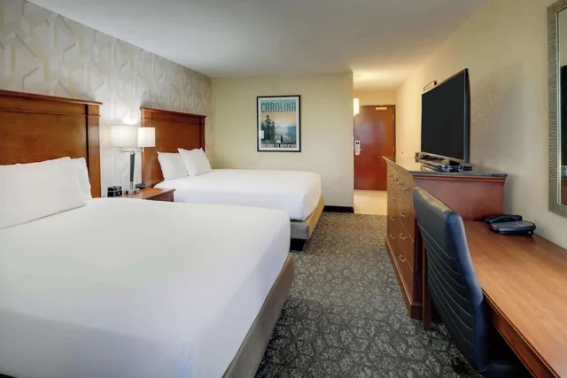 غرفة بسريرين كوين، Drury Inn & Suites Charlotte University Place 3/5