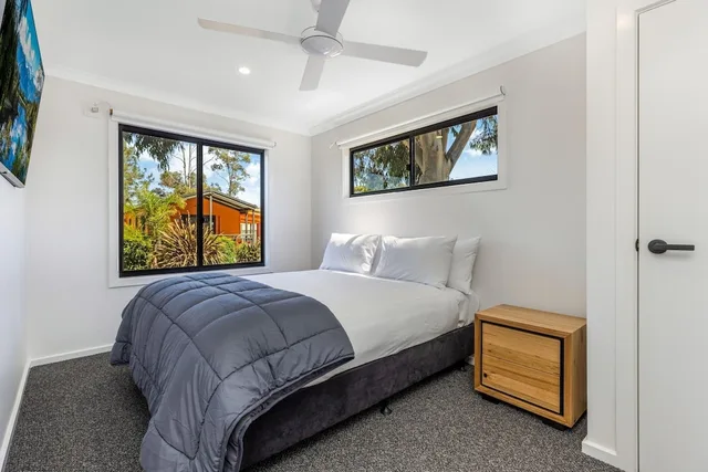 كابينة عائلية بسرير كوين وسرير فردي وسرير بطابقين لذوي الإعاقة، Bendigo Park Lane Holiday Park 2/3