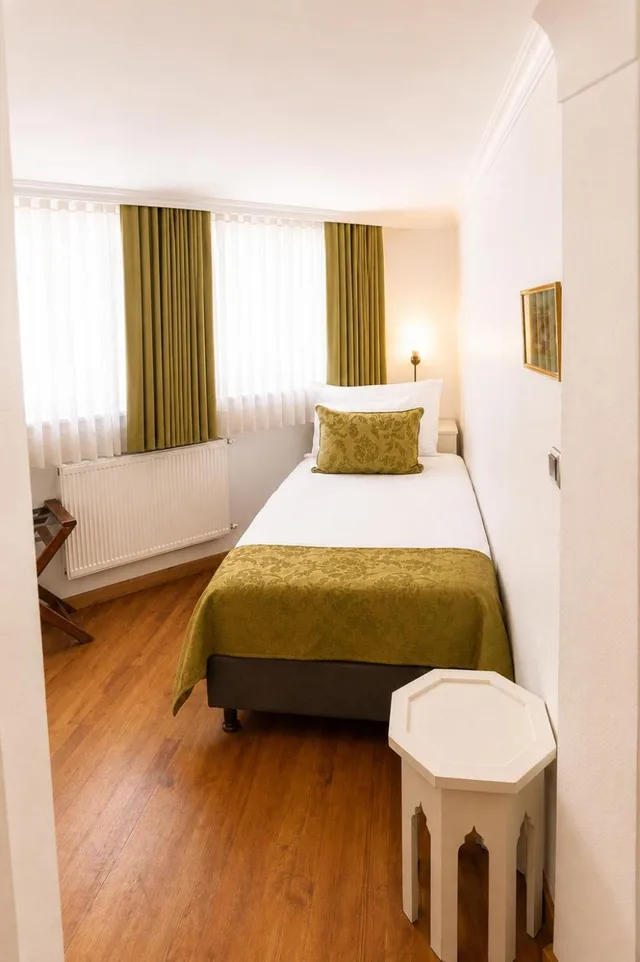 غرفة تنفيذية ثلاثية، Hotel Sari Konak 5/10