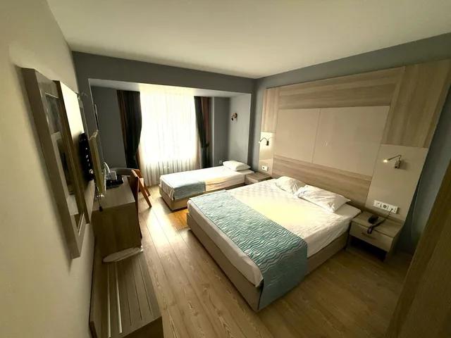 غرفة اقتصادية ثلاثية، On Hotel 8/10