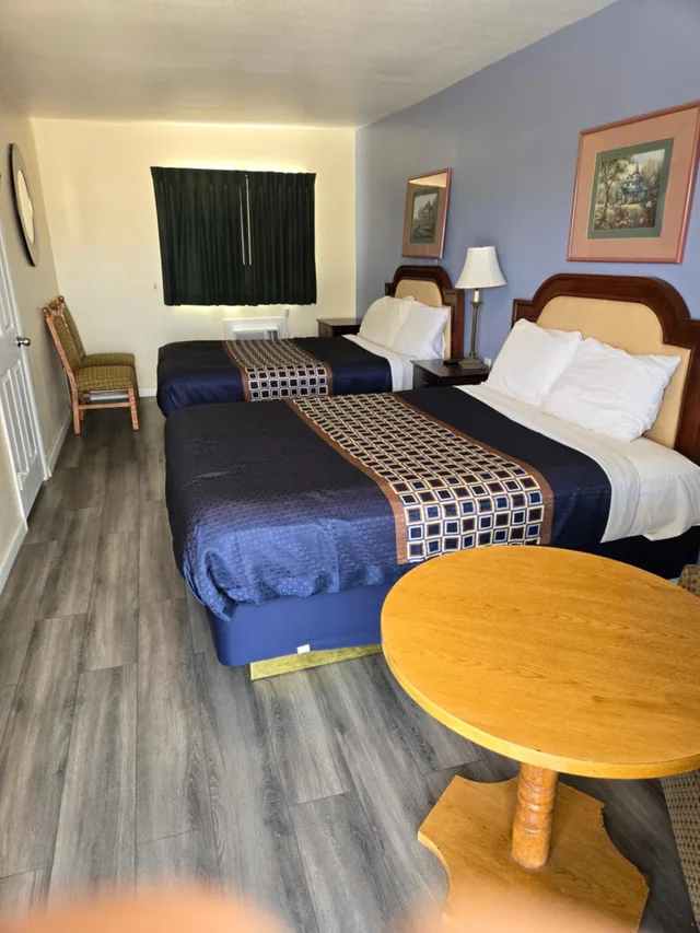 Suite, 1 King and 2 Double Beds, Rodeway Inn & Suites Blythe I-10, CA 18/18