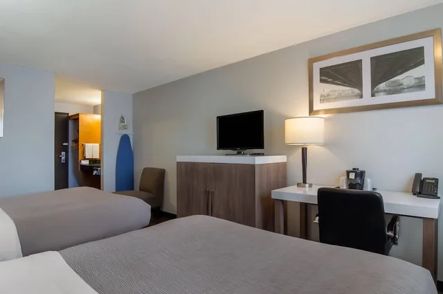 غرفة بسريرين كوين لذوي الإعاقة، Quality Inn & Suites Silverdale Bangor-Keyport 6/9