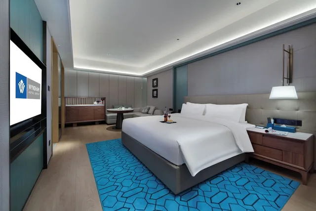 Executive, Suite, King Bed, South Building، Wyndham Grand Plaza Royale Hot Springs Fenghuang 1/1
