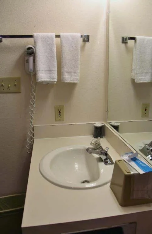 غرفة بسرير كينج، Colstrip Inn and Suites 5/6