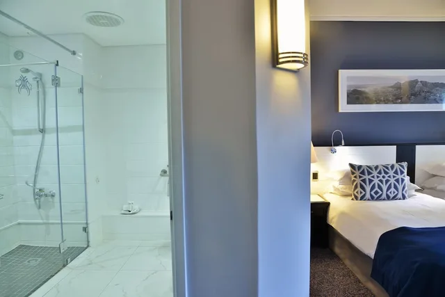 غرفة بسريرين منفصلين لذوي الإعاقة، The Commodore Hotel 4/4