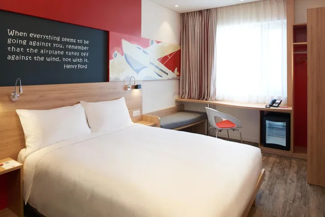غرفة عائلية، Ibis Saigon Airport 1/8