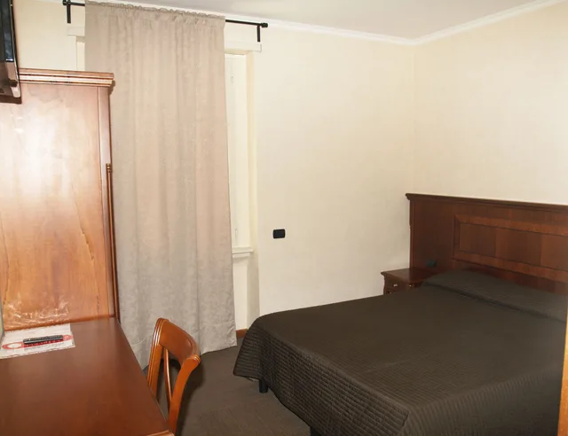 غرفة رباعية بسريرين منفصلين، Osimar Hotel Rome 4/9