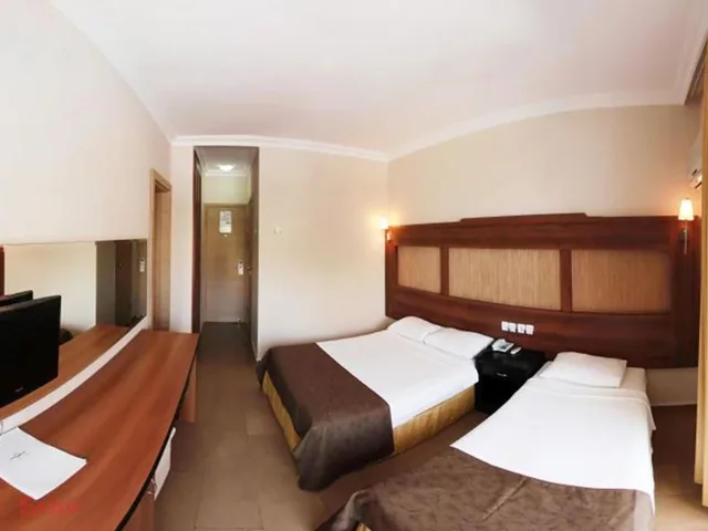 غرفة عائلية كبيرة بسرير بطابقين، Petunya Beach Resort 3/5