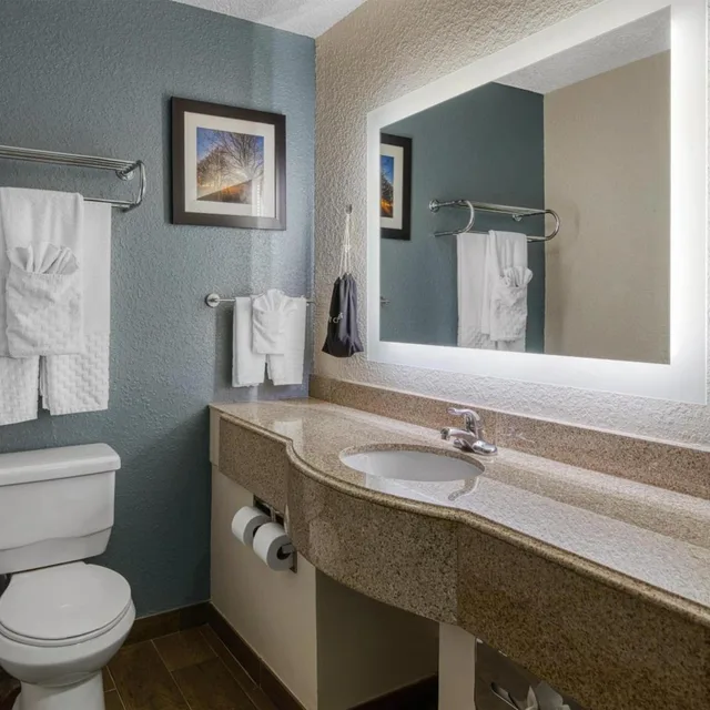 غرفة رباعية، Best Western Waldo Inn and Suites 6/7