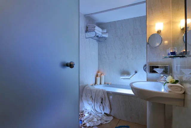 غرفة عائلية بسرير مزدوج مع أريكة، Sitia Beach City Resort and Spa 10/10