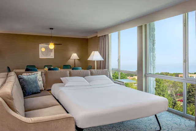 جناح بسرير كينج، DoubleTree by Hilton Chicago - North Shore Conference Center 1/4
