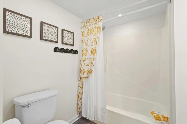 2 Bedrooms, Condo, Island, 1 King and 2 Double Beds, Beach Front, 2 Bathrooms, 2 Sofa، Sandpiper Beacon Beach Resort 6/6
