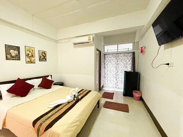Standard, Double Bed, Rueangrat Hotel 2/8