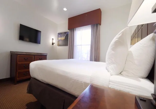 2 Bedrooms, Suite, 2 King Beds, Balcony or Patio, Sofa، Hilton Vacation Club Los Abrigados Resort & Spa Sedona 2/7