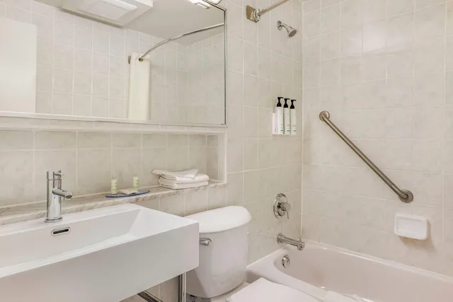 غرفة رباعية، Travelodge by Wyndham Niagara Falls at the Falls 5/5