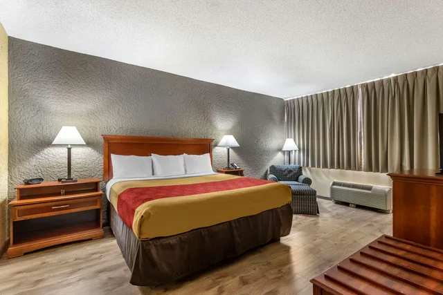 جناح بسرير كينج، Econo Lodge Broken Arrow 1/3