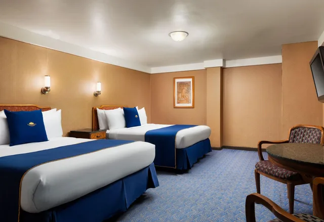 غرفة بسريرين كوين لذوي الإعاقة، The Queen Mary 2/3