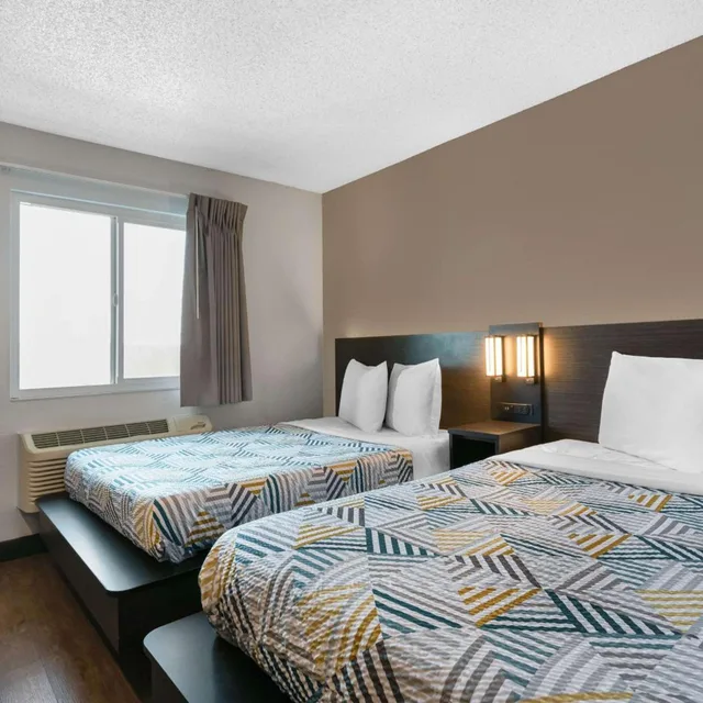غرفة بسريرين كوين، Motel6 Merced, CA - North 6/10
