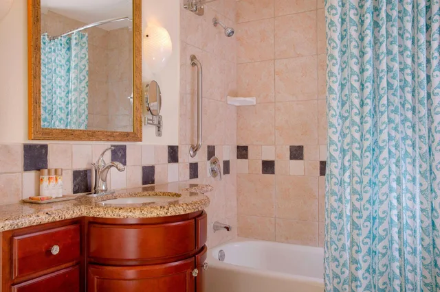 غرفة بسرير مزدوج بإطلالة على الجبل، Marriott S Ko Olina Beach Club 2/2