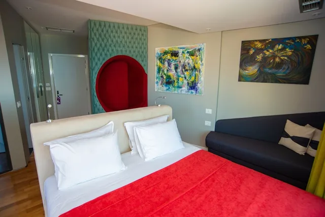 Bougainville Bay Hotel، ساراندا 12/78