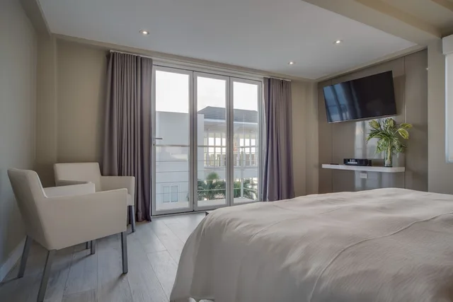 Junior Suite, King Bed, Partial Ocean View, Pool View, Sun Room، Ocean Z Boutique Hotel 1/5