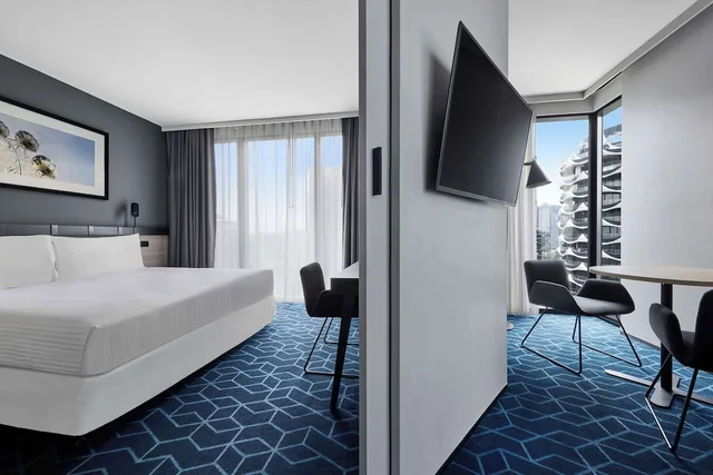 City View King Suite, Vibe Hotel Melbourne Docklands 1/3