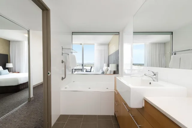 2 Bedrooms, Apartment, Dual Key, Mantra Twin Towns 5/5