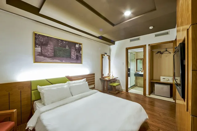 غرفة سوبيريور بسرير كوين، The Noble Swan Saigon 3/10