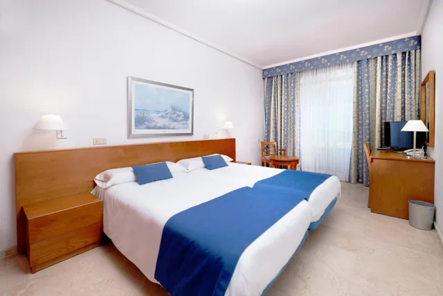 Standard, Twin Beds, Concorde Hotel 2/7