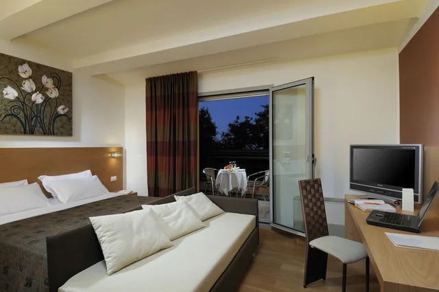 Superior, Triple, Twin Beds, Sofa, Relais Bellaria Hotel And Congressi 4/7