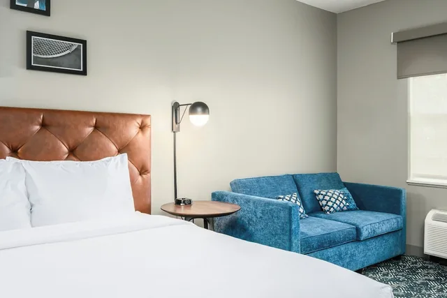 غرفة بسرير كينج مع أريكة لذوي الإعاقة، Country Inn & Suites By Radisson Manchester Airport Nh 4/5