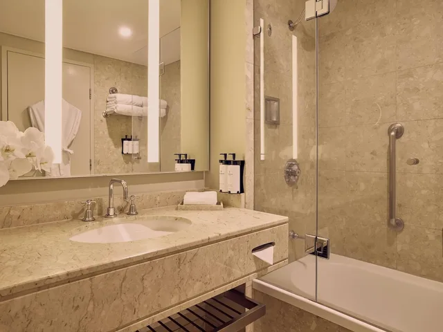 غرفة فاخرة بسرير كينج في طابق مرتفع، SOFITEL BRISBANE CENTRAL 5/6