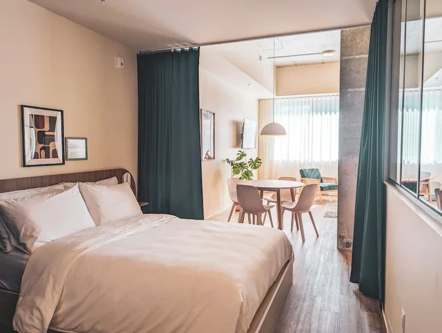 جناح استوديو كومفورت بسريرين كوين، Terminus Hotel 1/3