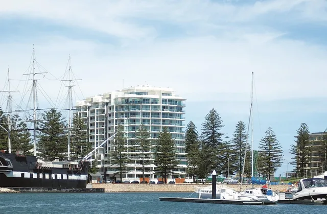 Oaks Glenelg Liberty Suites, Adelaide 9/80