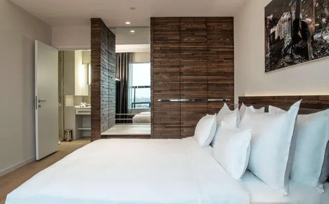 جناح بشرفة، Radisson Collection Hotel Old Mill Belgrade 4/8