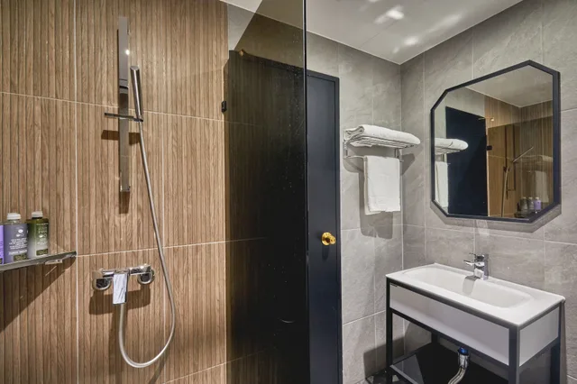 Imperial, Suite, 2 Double Beds, 2 Futon Beds, Garden View, Kolon Hotel Gyeongju 9/10