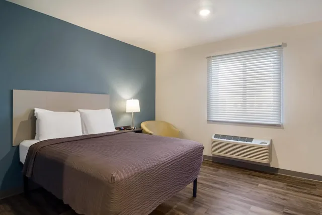 Standard, Queen Bed, WoodSpring Suites Jacksonville - South 4/7