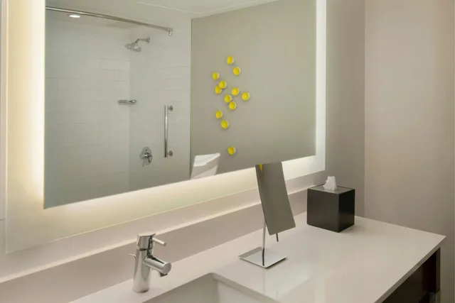 Guest Room, King Bed, Garden Building، Renaissance Santo Domingo Jaragua Hotel and Casino 2/3