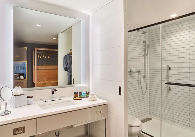 Deluxe, 2 Queen Beds, City View, Canopy Washington Dc - Bethesda North Md 2/2